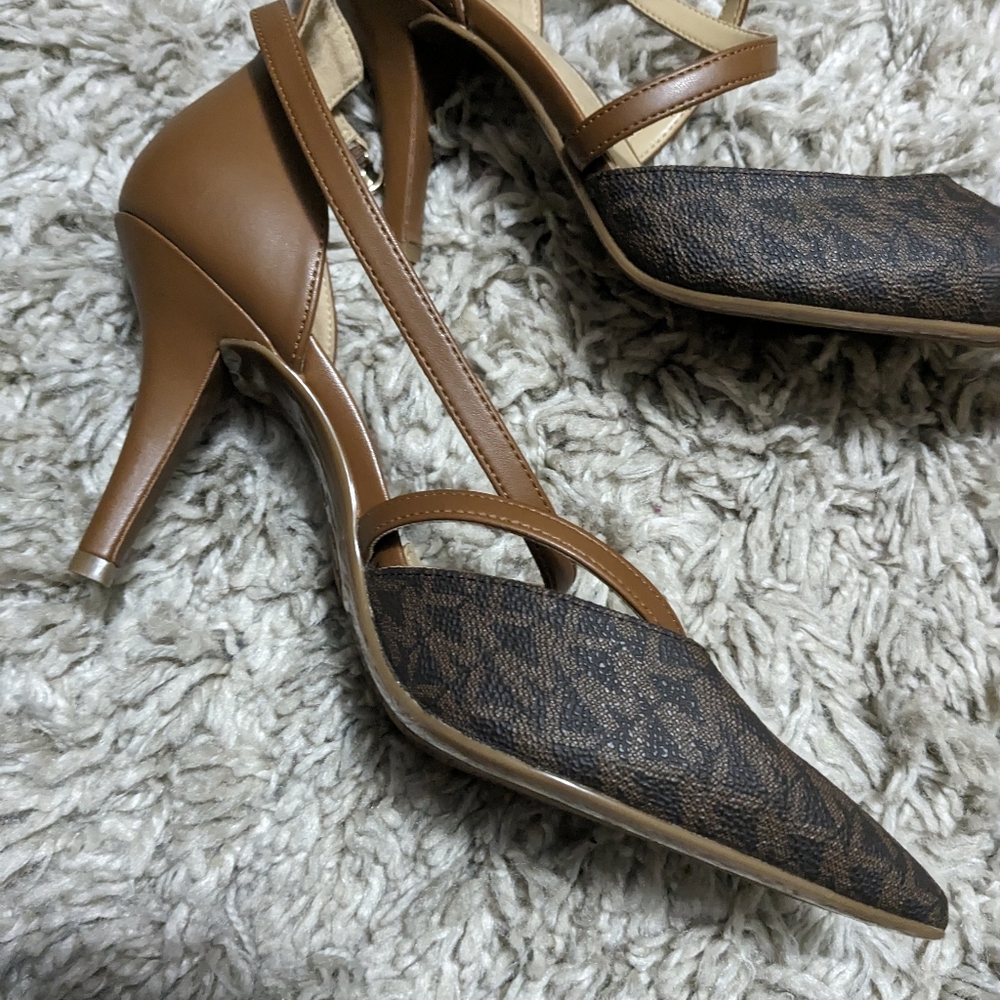 Heels - Picture 5 of 14